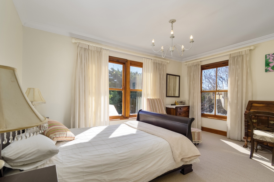 7 Bedroom Property for Sale in Zwaanswyk Western Cape